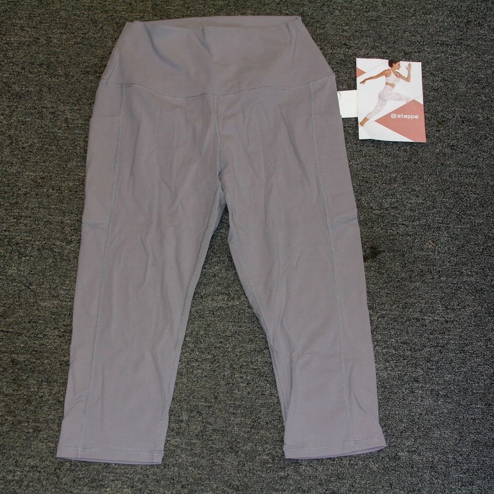 Womens Medium Dri fit capri